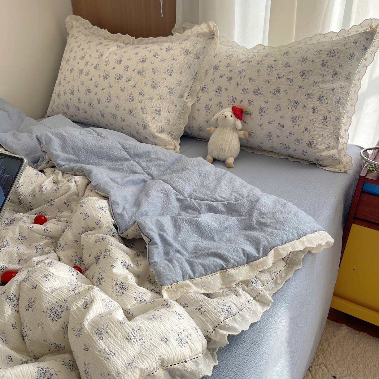 91家纺网 家纺一手货源 找家纺 梵克保罗 2026春夏新款全棉纯棉花边皱皱纱单夏被夏凉被空调被夏被四件套 蓝芷序