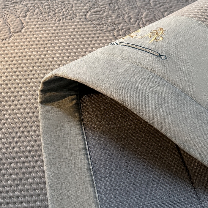 91家纺网 家纺一手货源 找家纺 怡源梦 2026新款A类高分子凉感席席子-巴黎世家系列 巴黎世家 灰色