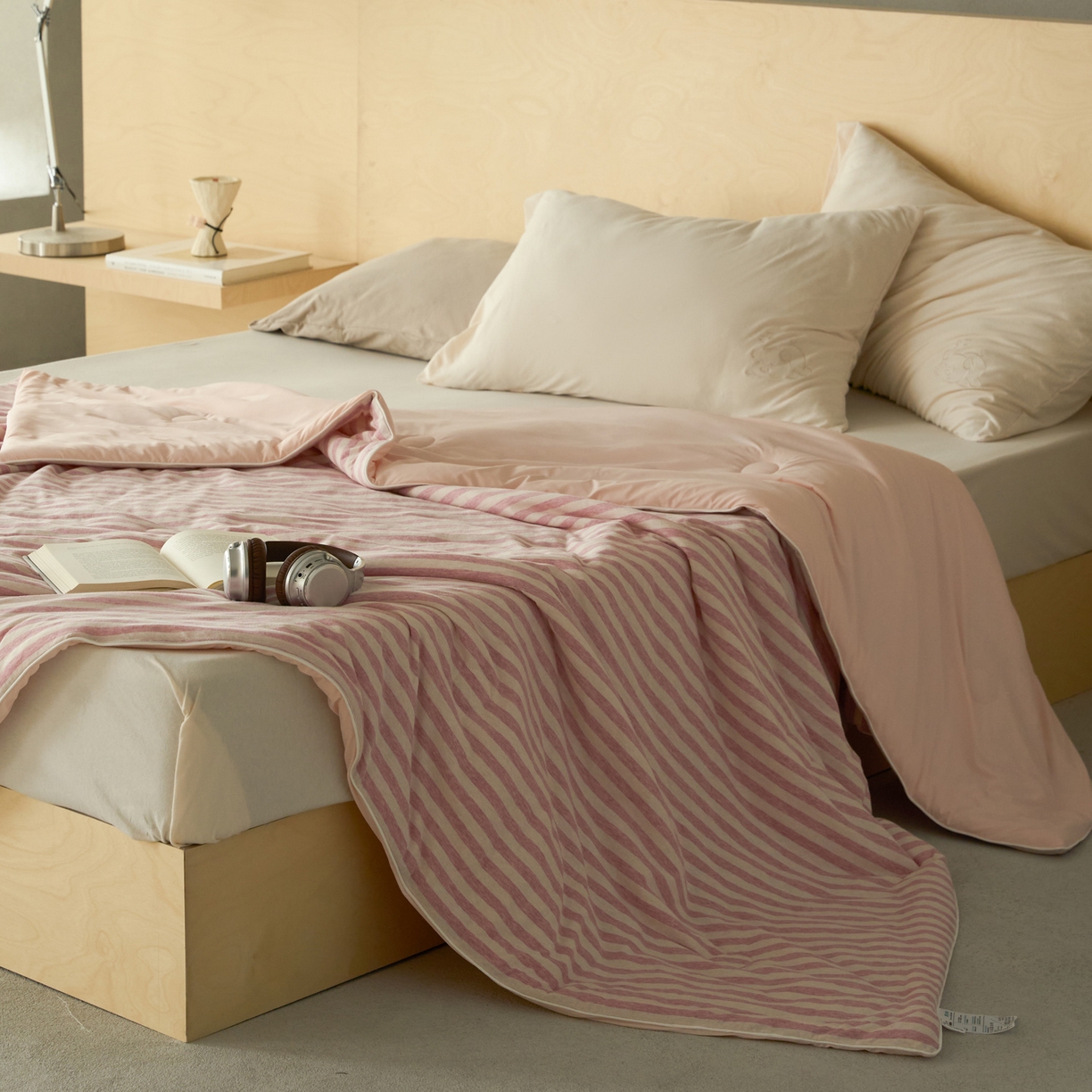 91家纺网 家纺一手货源 找家纺 华超针织 2026新款全棉针织拼锦氨凉感夏被空调被夏凉被 纯棉拼凉感 红米