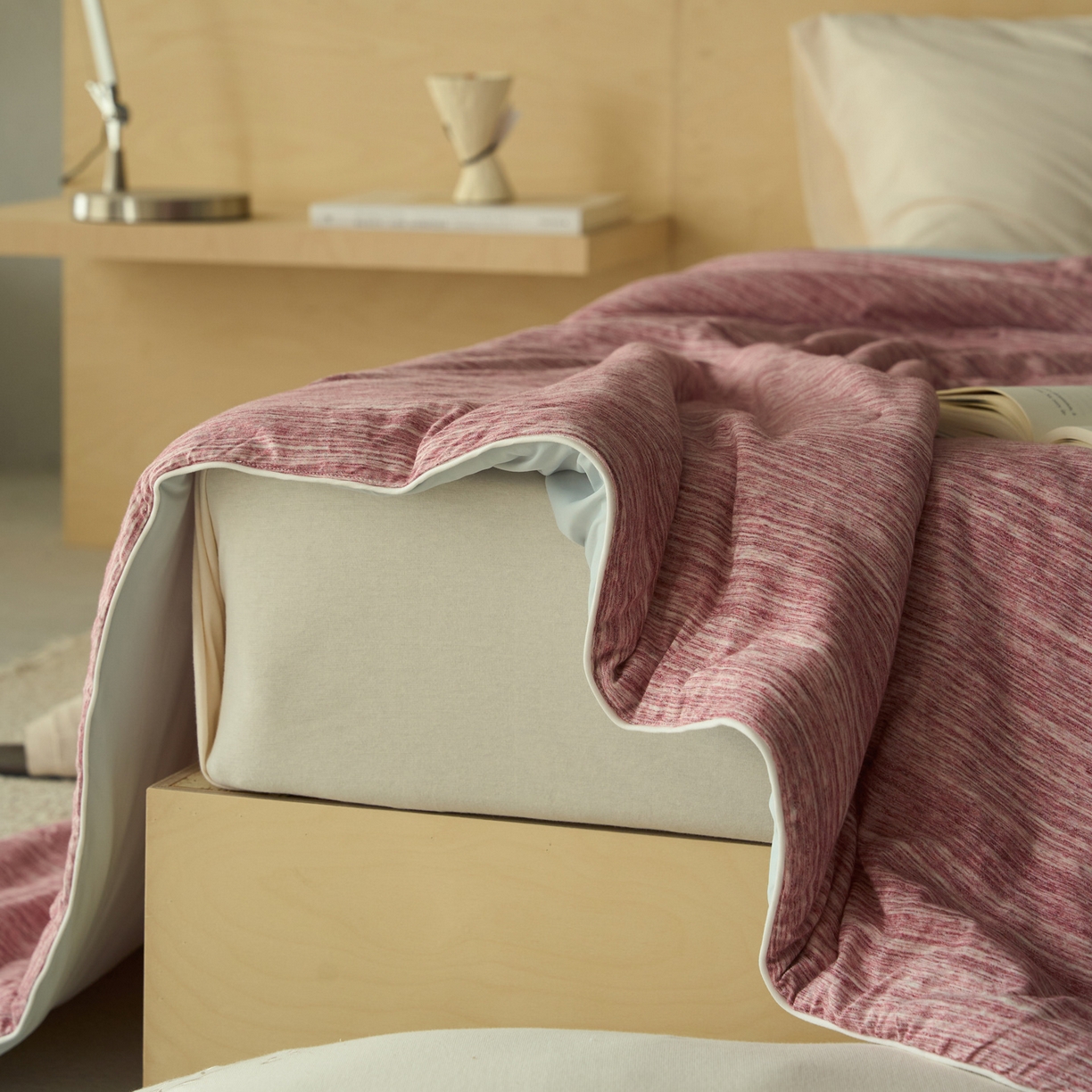 91家纺网 家纺一手货源 找家纺 华超针织 2026新款全棉针织拼锦氨凉感夏被空调被夏凉被 纯棉拼凉感 段彩豆沙