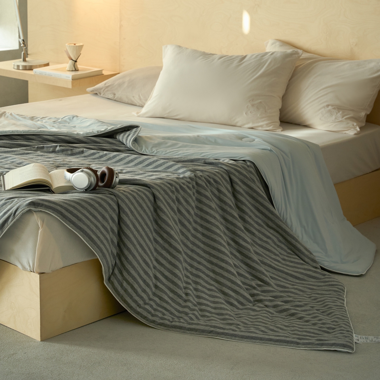 91家纺网 家纺一手货源 找家纺 华超针织 2026新款全棉针织拼锦氨凉感夏被空调被夏凉被 纯棉拼凉感 雅灰