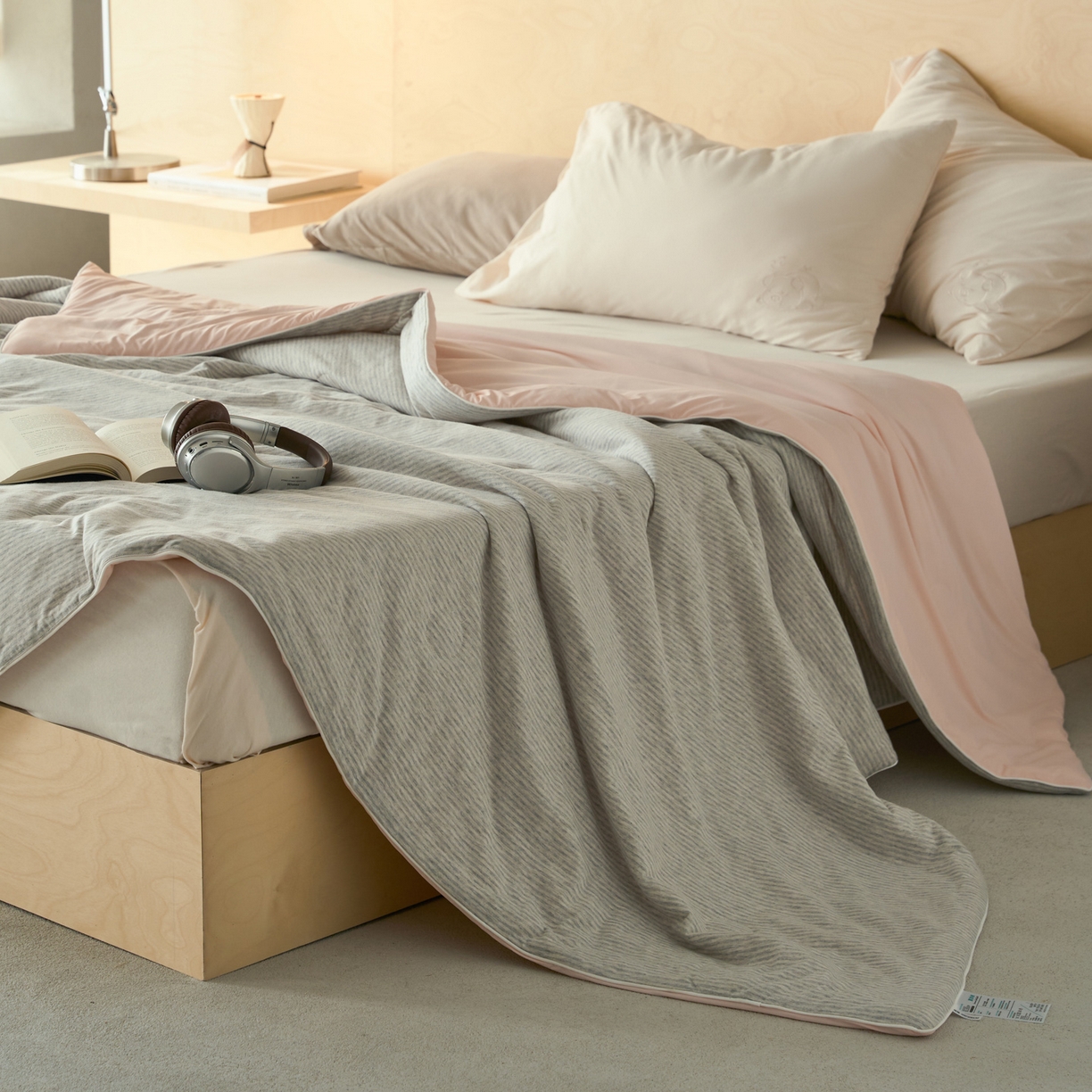 91家纺网 家纺一手货源 找家纺 华超针织 2026新款全棉针织拼锦氨凉感夏被空调被夏凉被 纯棉拼凉感 粉灰