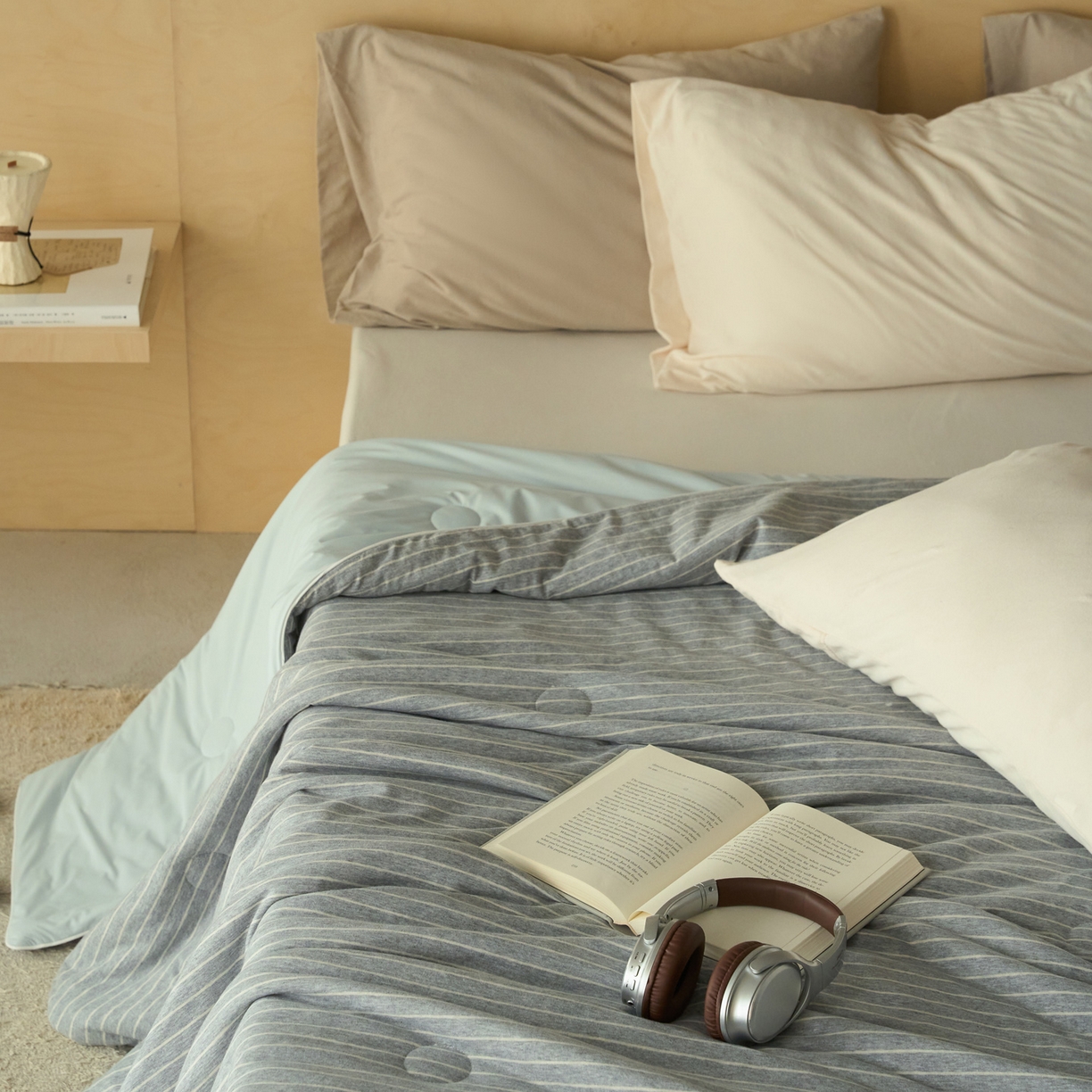 91家纺网 家纺一手货源 找家纺 华超针织 2026新款全棉针织拼锦氨凉感夏被空调被夏凉被 纯棉拼凉感 麻灰细条