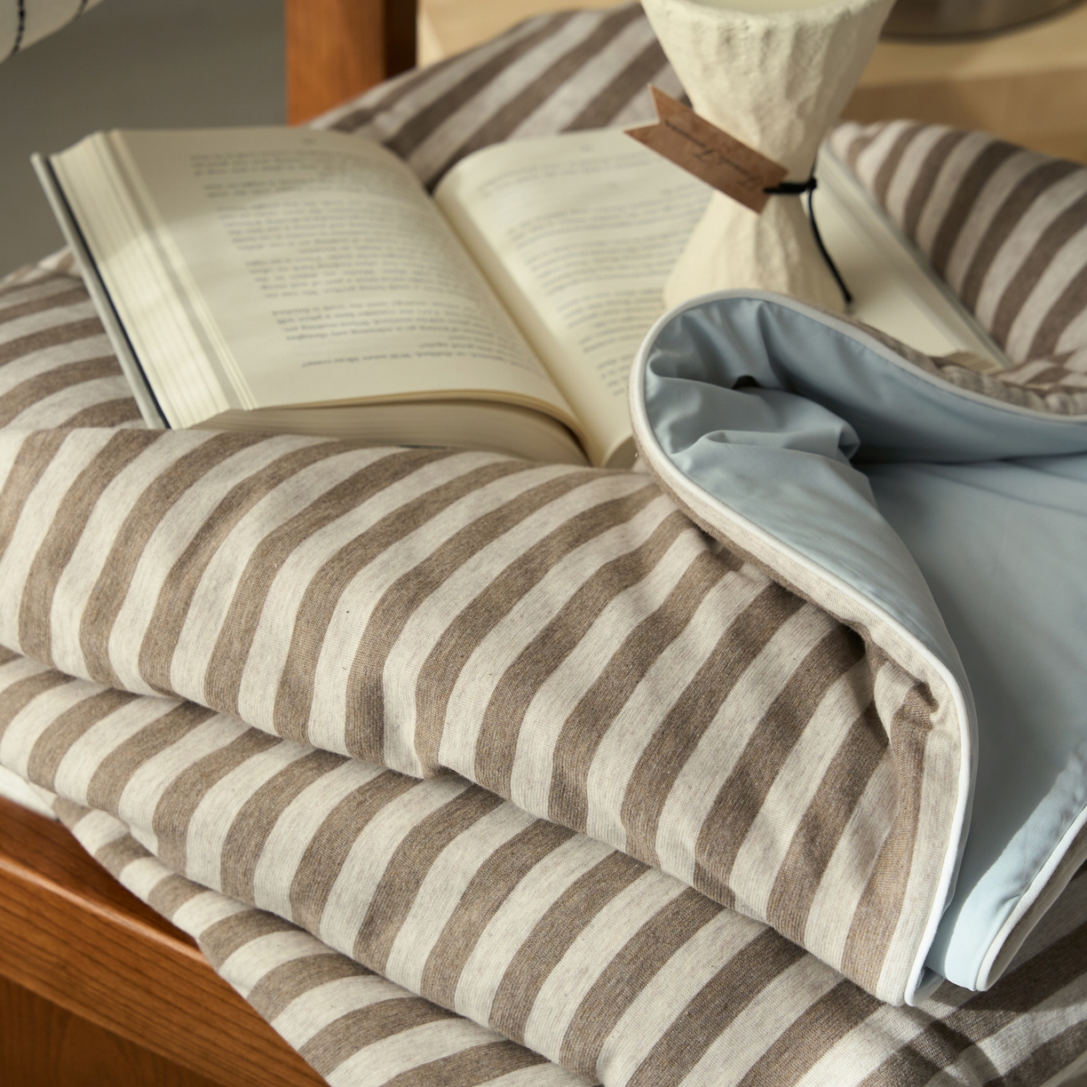 91家纺网 家纺一手货源 找家纺 华超针织 2026新款全棉针织拼锦氨凉感夏被空调被夏凉被 纯棉拼凉感 中咖