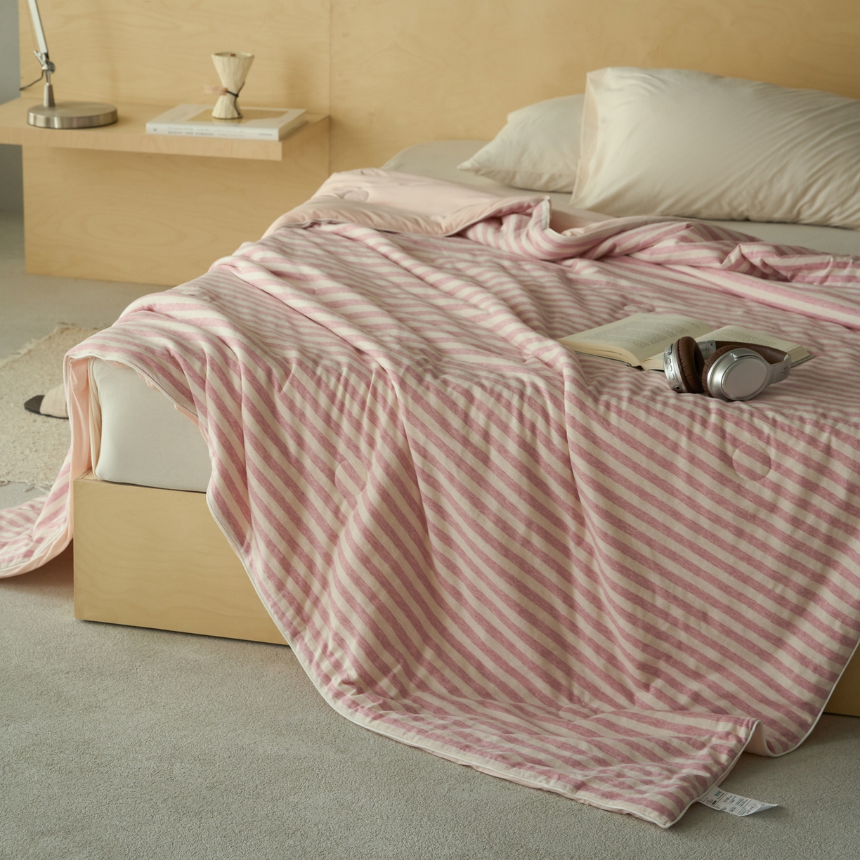 91家纺网 家纺一手货源 找家纺 华超针织 2026新款全棉针织拼锦氨凉感夏被空调被夏凉被 纯棉拼凉感 红米