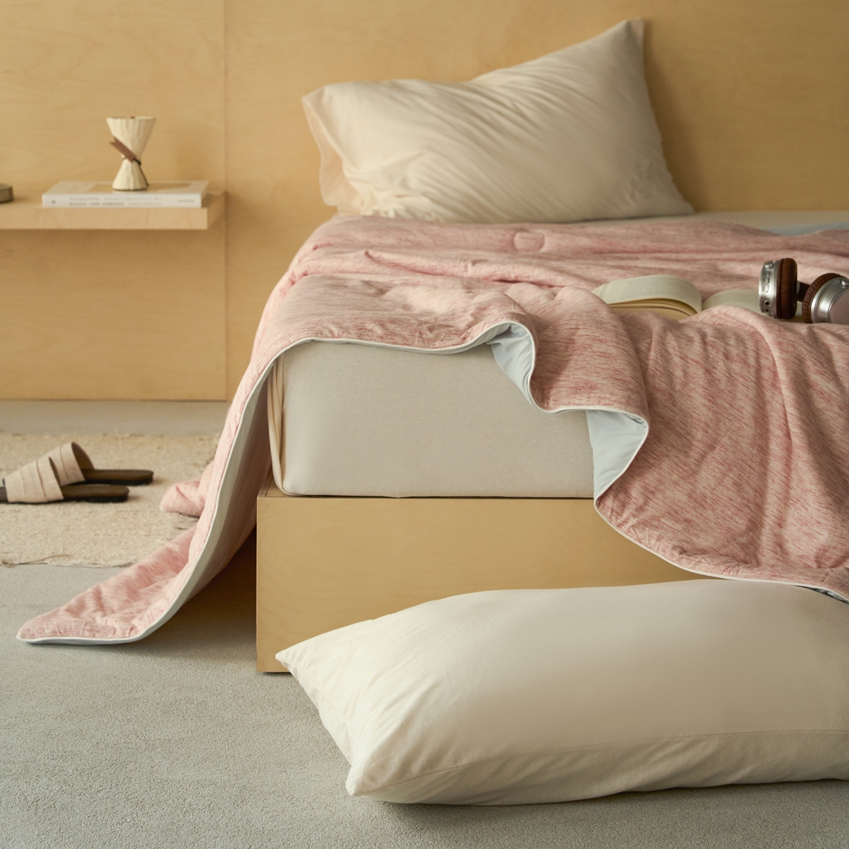 91家纺网 家纺一手货源 找家纺 华超针织 2026新款全棉针织拼锦氨凉感夏被空调被夏凉被 纯棉拼凉感 段彩玉粉