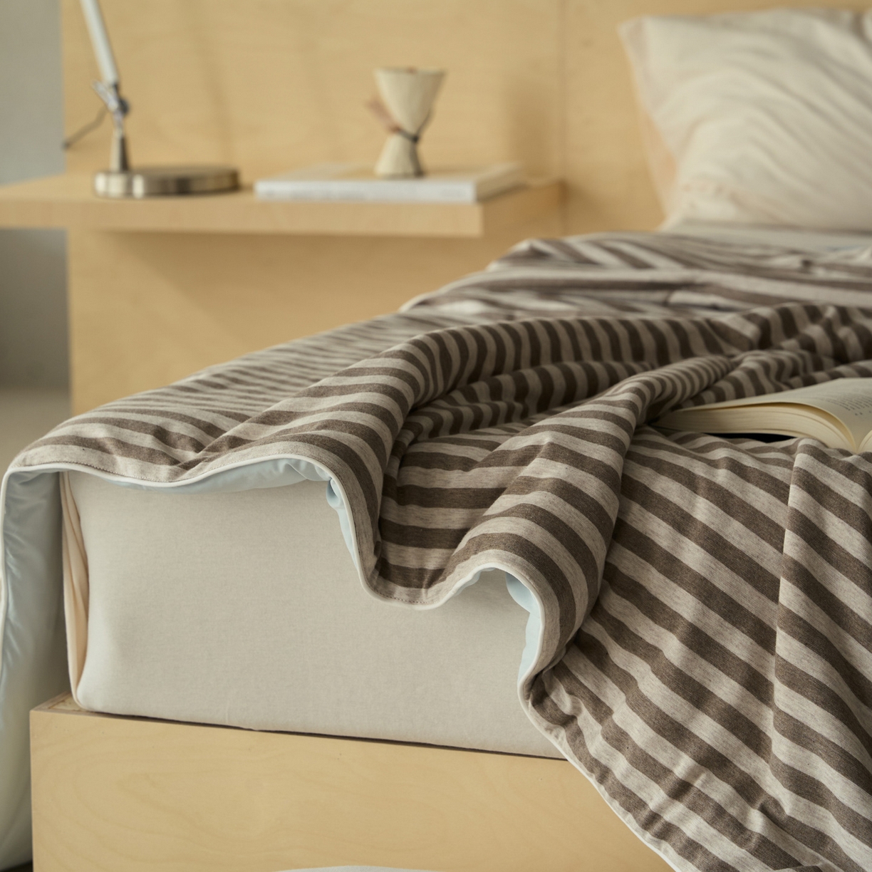 91家纺网 家纺一手货源 找家纺 华超针织 2026新款全棉针织拼锦氨凉感夏被空调被夏凉被 纯棉拼凉感 中咖