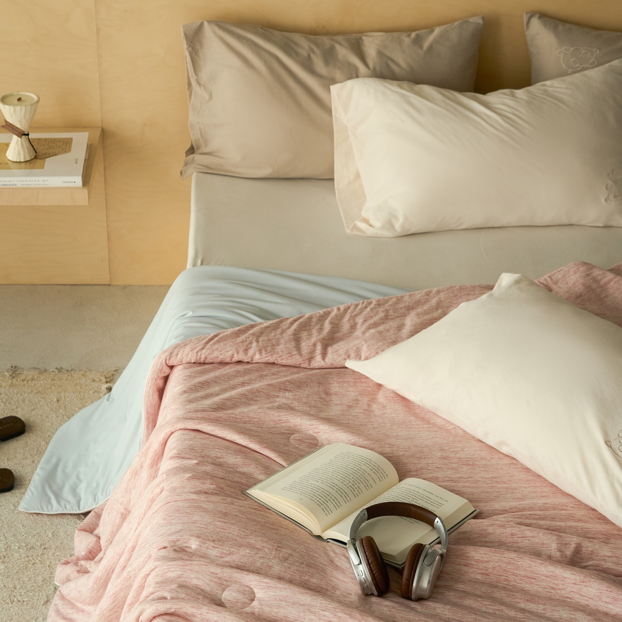 91家纺网 家纺一手货源 找家纺 华超针织 2026新款全棉针织拼锦氨凉感夏被空调被夏凉被 纯棉拼凉感 段彩玉粉