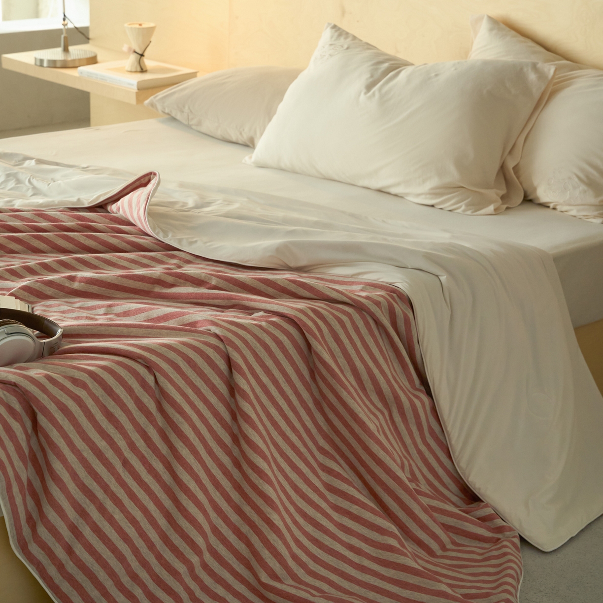 91家纺网 家纺一手货源 找家纺 华超针织 2026新款全棉针织拼锦氨凉感夏被空调被夏凉被 纯棉拼凉感 棕红