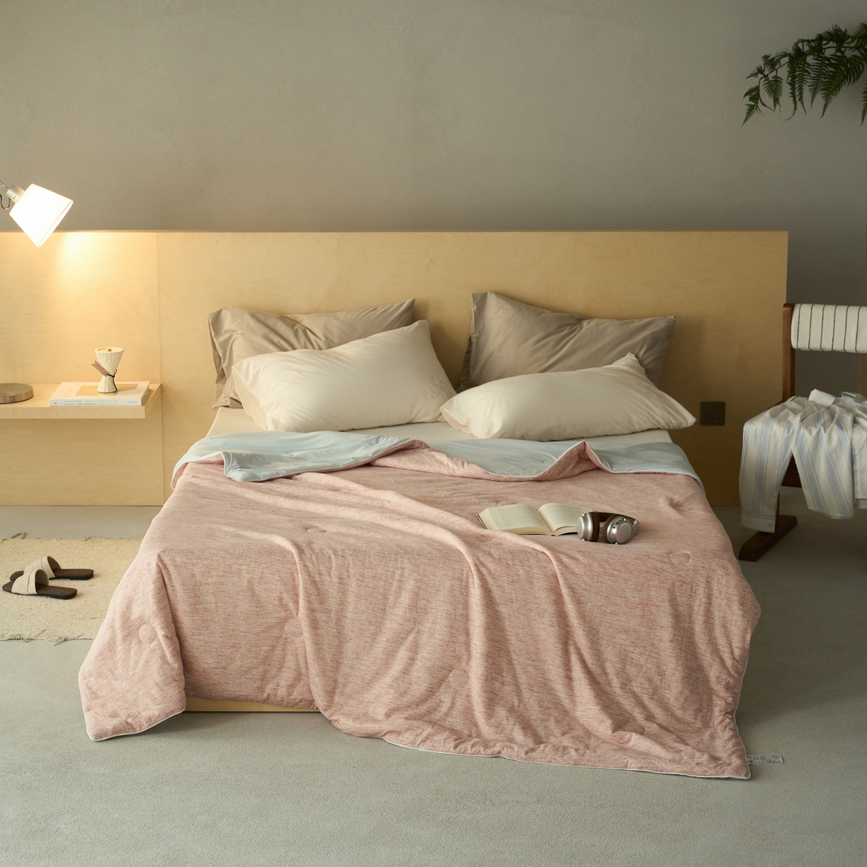 91家纺网 家纺一手货源 找家纺 华超针织 2026新款全棉针织拼锦氨凉感夏被空调被夏凉被 纯棉拼凉感 段彩玉粉