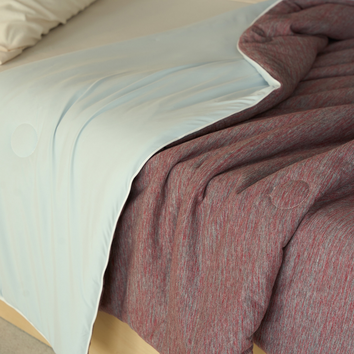 91家纺网 家纺一手货源 找家纺 华超针织 2026新款全棉针织拼锦氨凉感夏被空调被夏凉被 纯棉拼凉感 段彩砖红