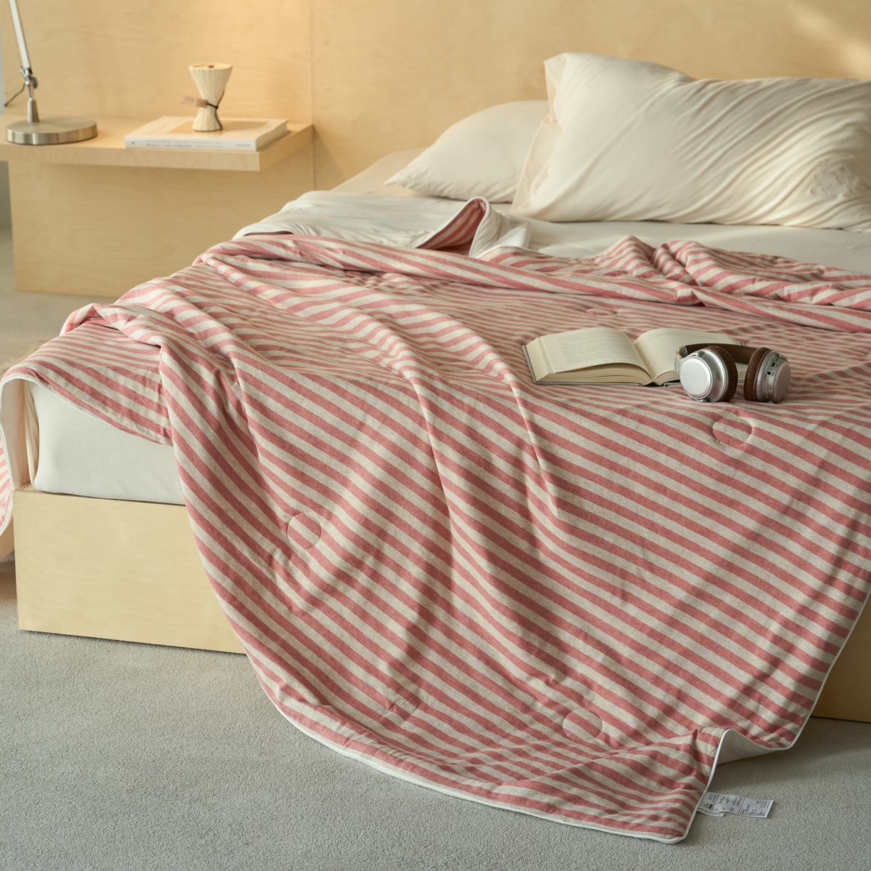 91家纺网 家纺一手货源 找家纺 华超针织 2026新款全棉针织拼锦氨凉感夏被空调被夏凉被 纯棉拼凉感 棕红