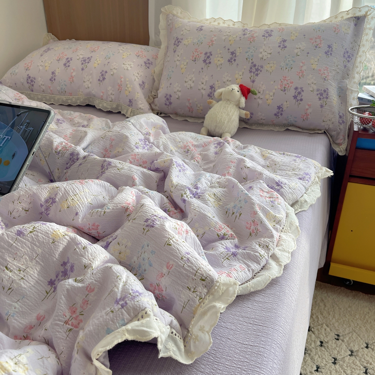 91家纺网 家纺一手货源 找家纺 梵克保罗 2026春夏新款全棉纯棉花边皱皱纱单夏被夏凉被空调被夏被四件套 紫菱花