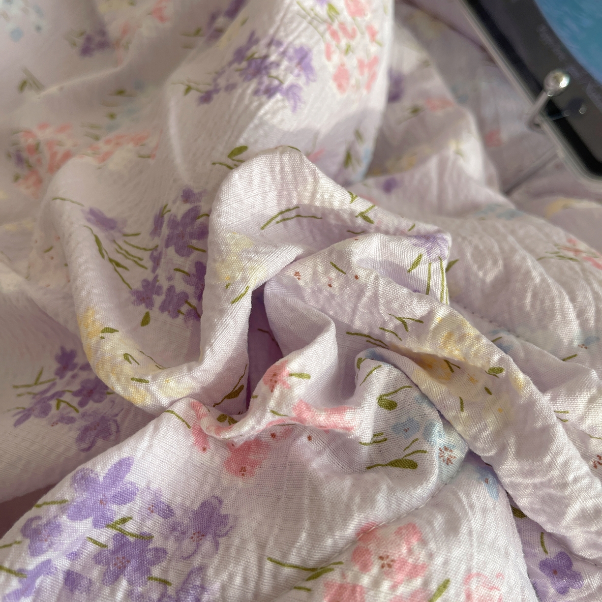 91家纺网 家纺一手货源 找家纺 梵克保罗 2026春夏新款全棉纯棉花边皱皱纱单夏被夏凉被空调被夏被四件套 紫菱花