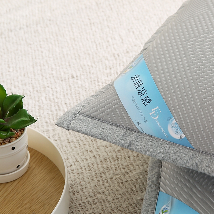 91家纺网 家纺一手货源 找家纺 小牛席业 2026新款魔力方块冷感豆豆枕套凉枕套夏天枕套冰丝枕套竹枕套藤枕套冰藤枕套 魔力方块冷感豆豆凉枕套-灰色