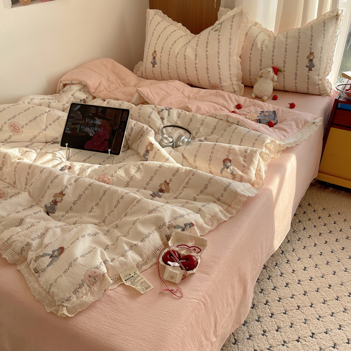 91家纺网 家纺一手货源 找家纺 梵克保罗 2026春夏新款全棉纯棉花边皱皱纱单夏被夏凉被空调被夏被四件套 洛丽条