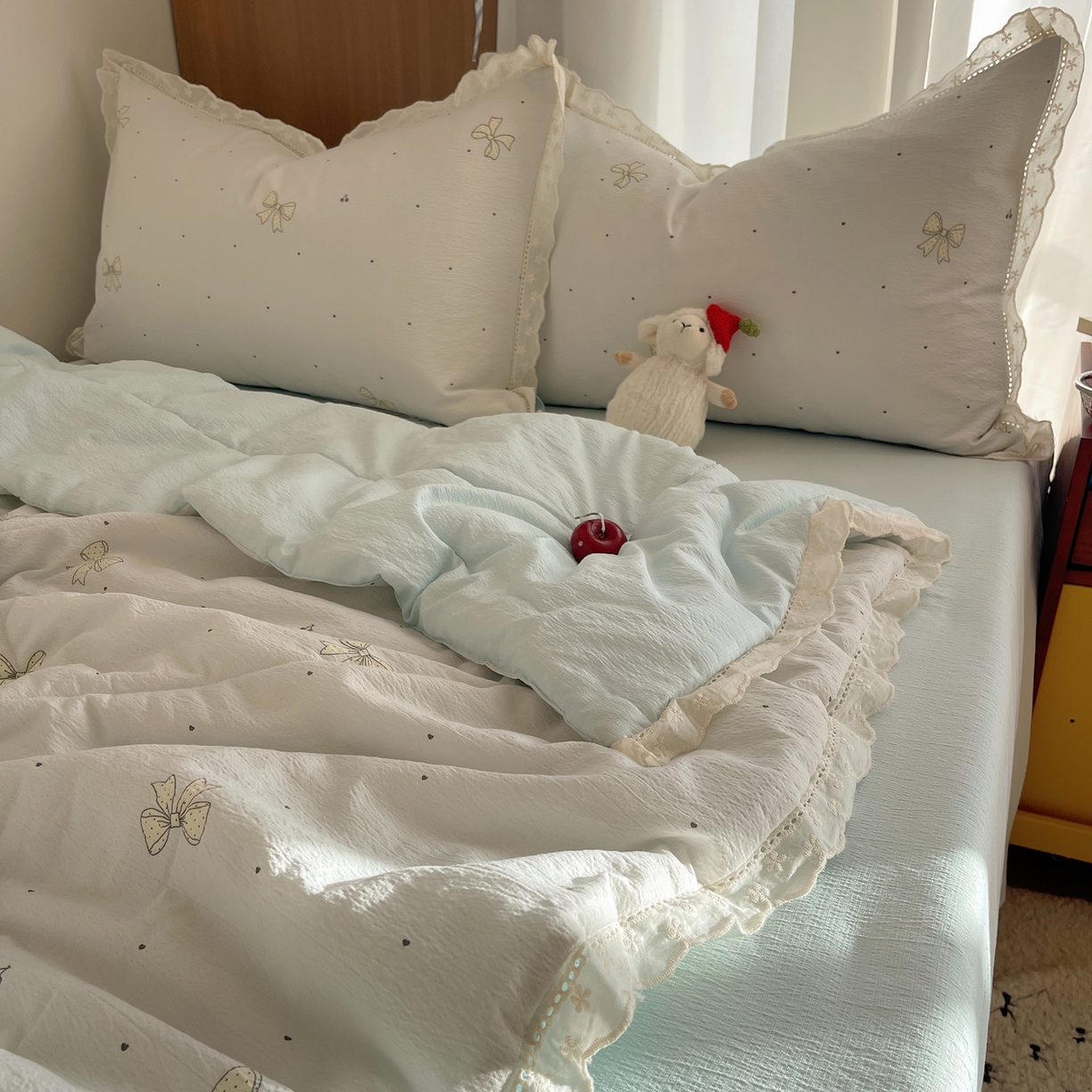 91家纺网 家纺一手货源 找家纺 梵克保罗 2026春夏新款全棉纯棉花边皱皱纱单夏被夏凉被空调被夏被四件套 波点结心