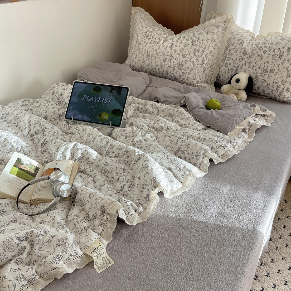 91家纺网 家纺一手货源 找家纺 梵克保罗 2026春夏新款全棉纯棉花边皱皱纱单夏被夏凉被空调被夏被四件套 草木灰序