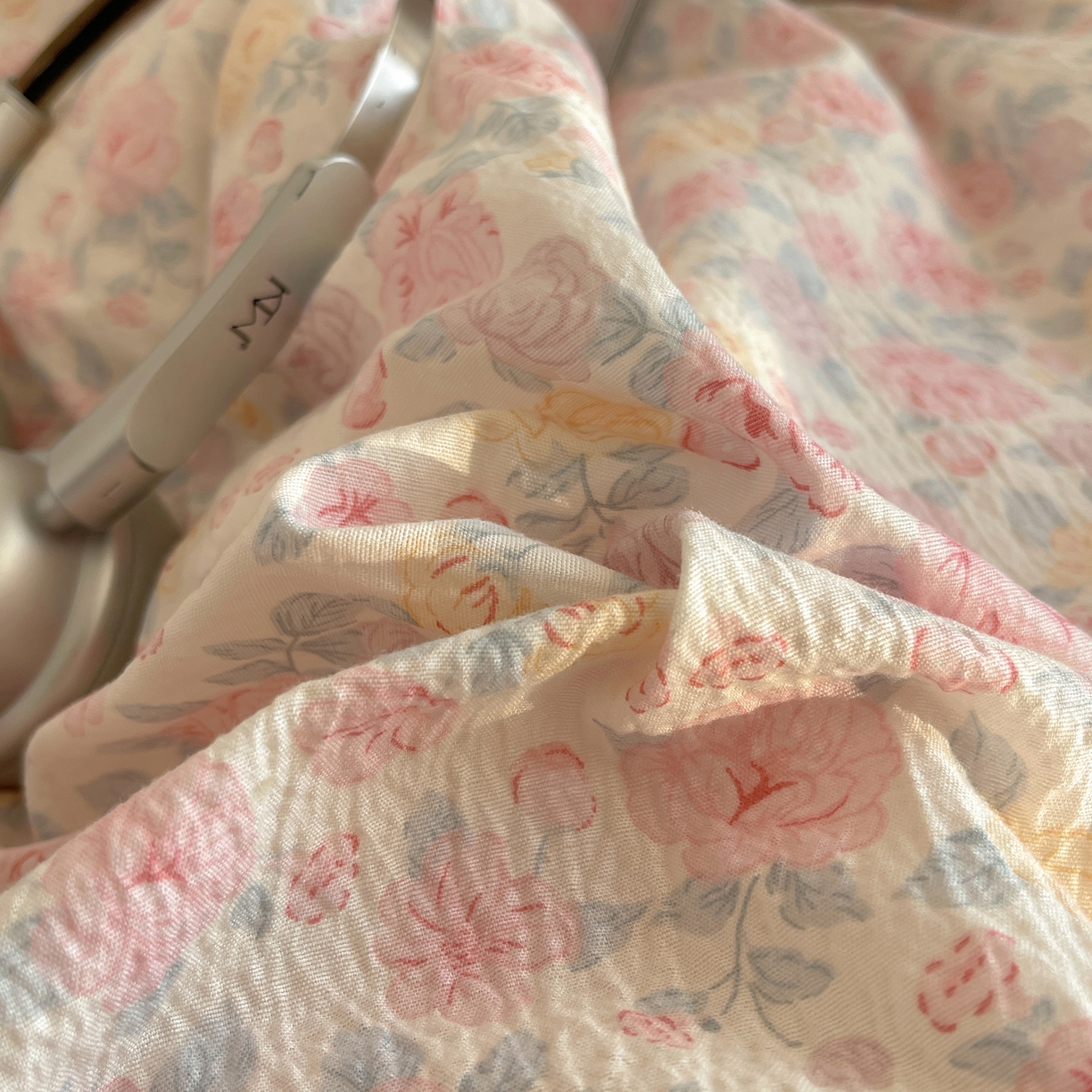 91家纺网 家纺一手货源 找家纺 梵克保罗 2026春夏新款全棉纯棉花边皱皱纱单夏被夏凉被空调被夏被四件套 粉黛蔷薇