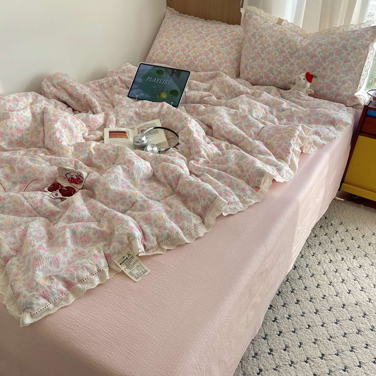 91家纺网 家纺一手货源 找家纺 梵克保罗 2026春夏新款全棉纯棉花边皱皱纱单夏被夏凉被空调被夏被四件套 粉黛蔷薇