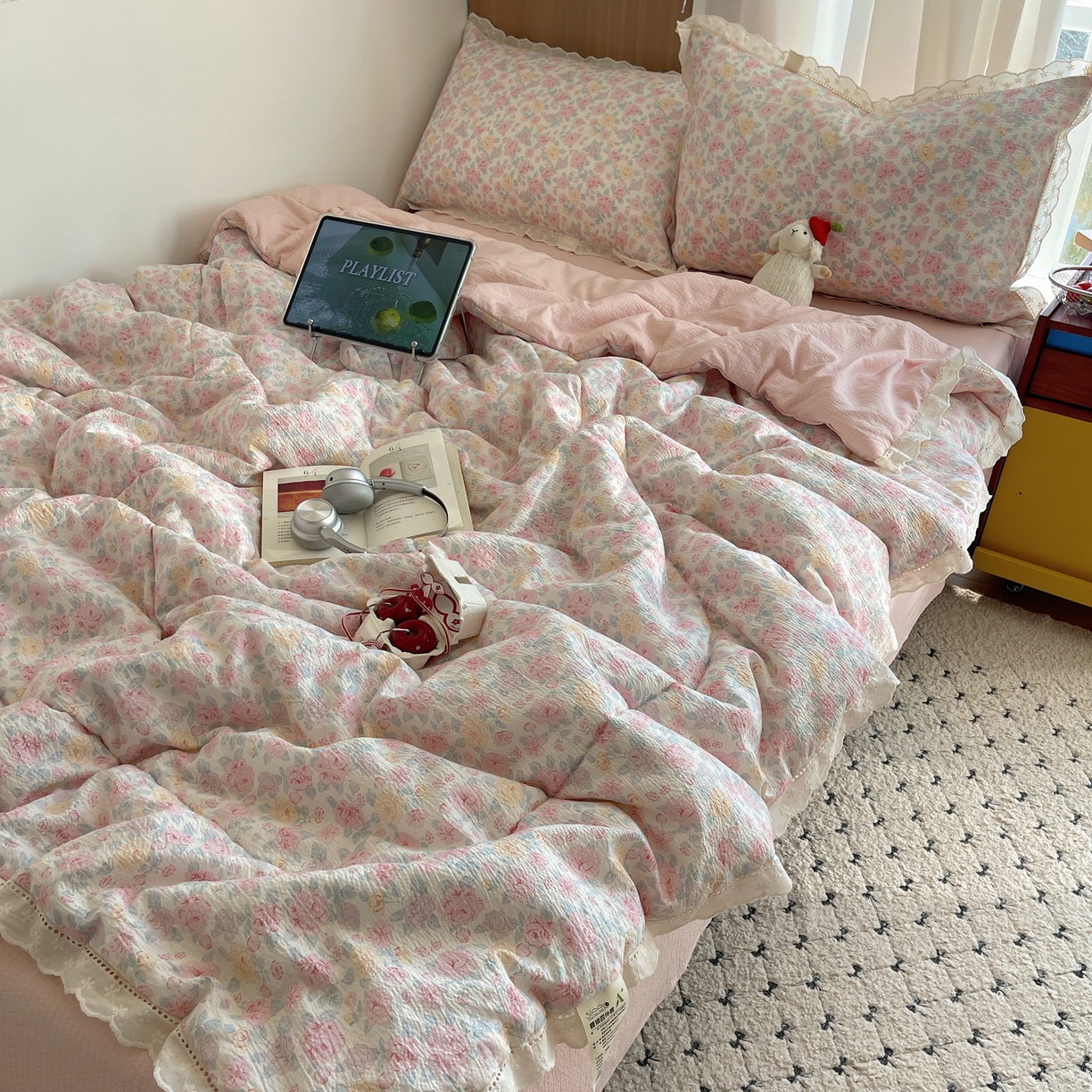 91家纺网 家纺一手货源 找家纺 梵克保罗 2026春夏新款全棉纯棉花边皱皱纱单夏被夏凉被空调被夏被四件套 粉黛蔷薇