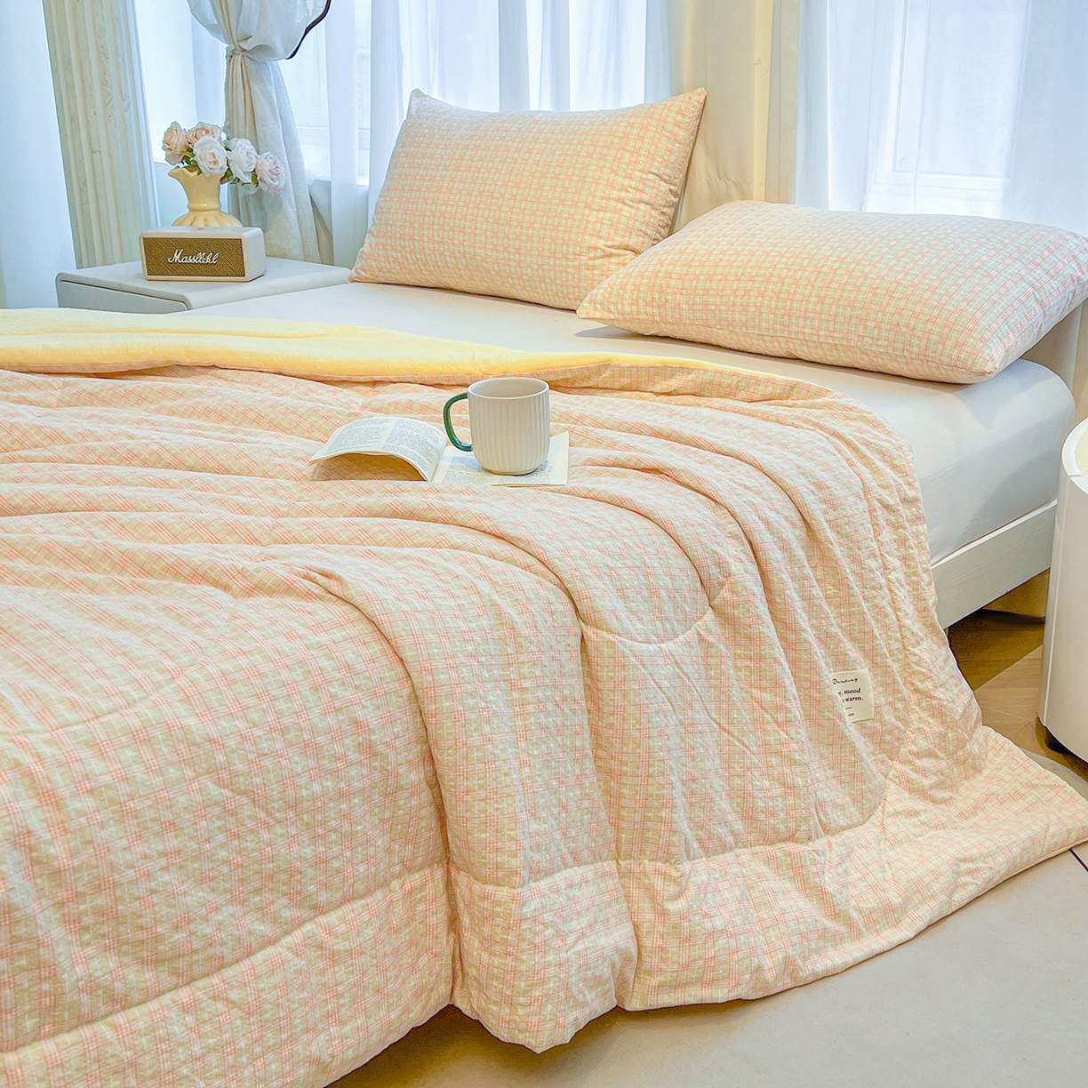 91家纺网 家纺一手货源 找家纺 老帅的工厂店 2026新款无印风泡芙棉大豆夏被 杏橘织格