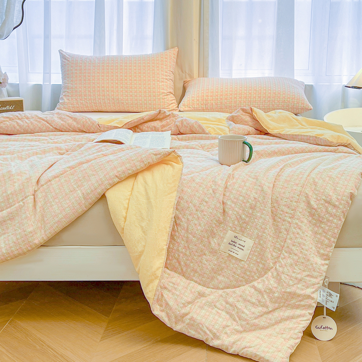 91家纺网 家纺一手货源 找家纺 老帅的工厂店 2026新款无印风泡芙棉大豆夏被 杏橘织格