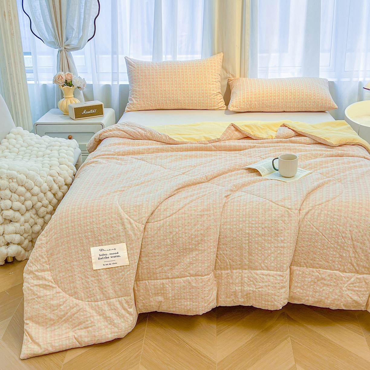 91家纺网 家纺一手货源 找家纺 老帅的工厂店 2026新款无印风泡芙棉大豆夏被 杏橘织格