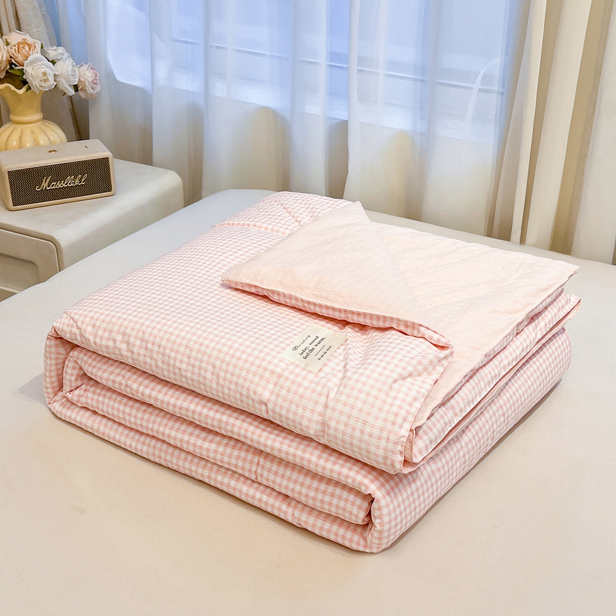 91家纺网 家纺一手货源 找家纺 老帅的工厂店 2026新款无印风泡芙棉大豆夏被 桃气小方