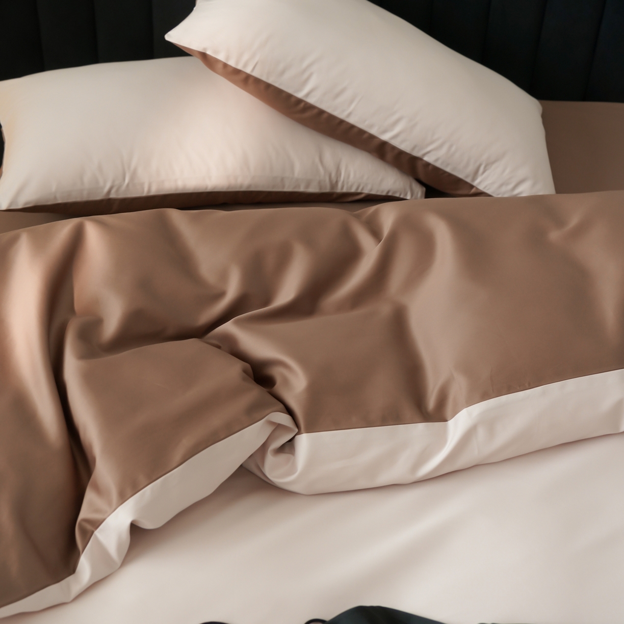 91家纺网 家纺一手货源 找家纺 玉宇阁家居 2026春夏新款50S双股全棉纯棉贡缎拼色四件套 落日淘沙