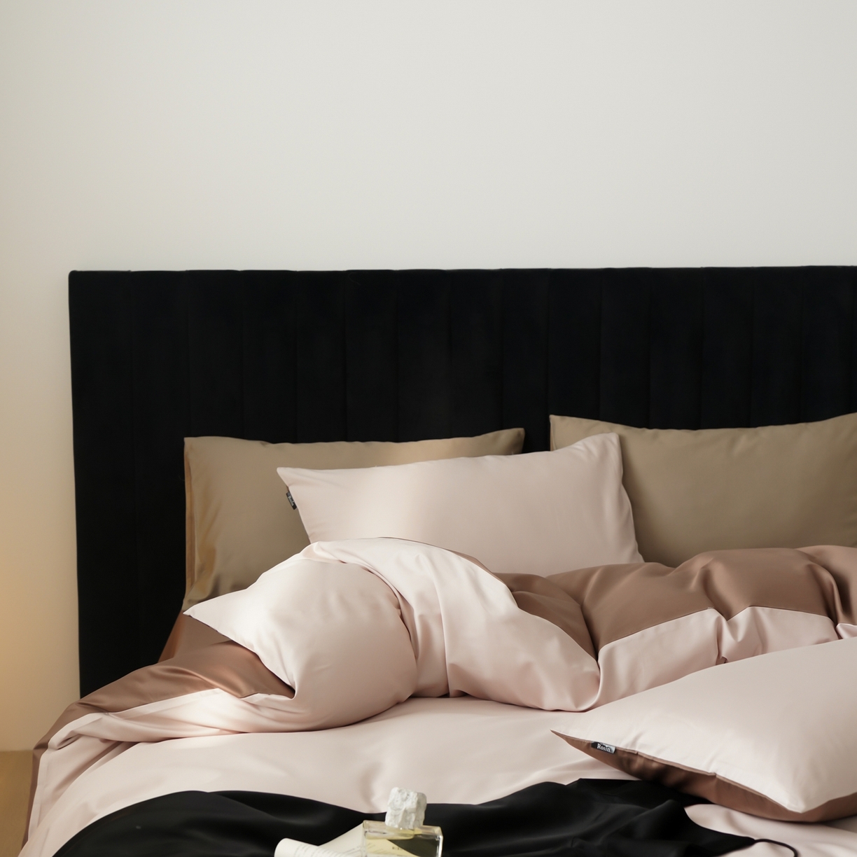 91家纺网 家纺一手货源 找家纺 玉宇阁家居 2026春夏新款50S双股全棉纯棉贡缎拼色四件套 落日淘沙