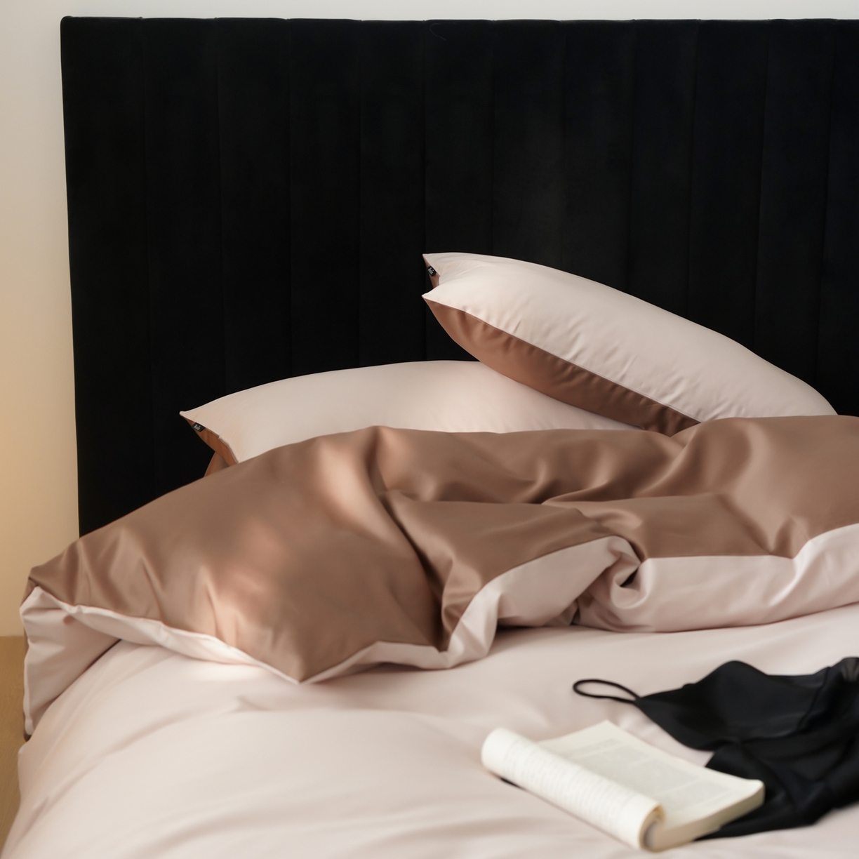 91家纺网 家纺一手货源 找家纺 玉宇阁家居 2026春夏新款50S双股全棉纯棉贡缎拼色四件套 落日淘沙