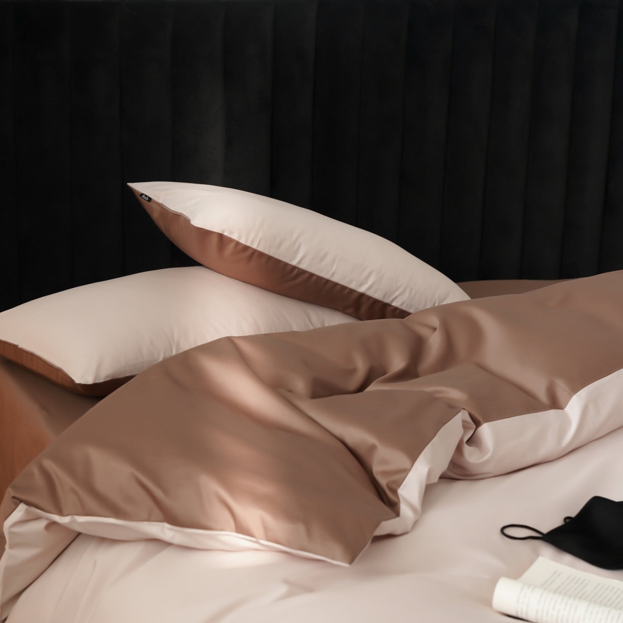 91家纺网 家纺一手货源 找家纺 玉宇阁家居 2026春夏新款50S双股全棉纯棉贡缎拼色四件套 落日淘沙