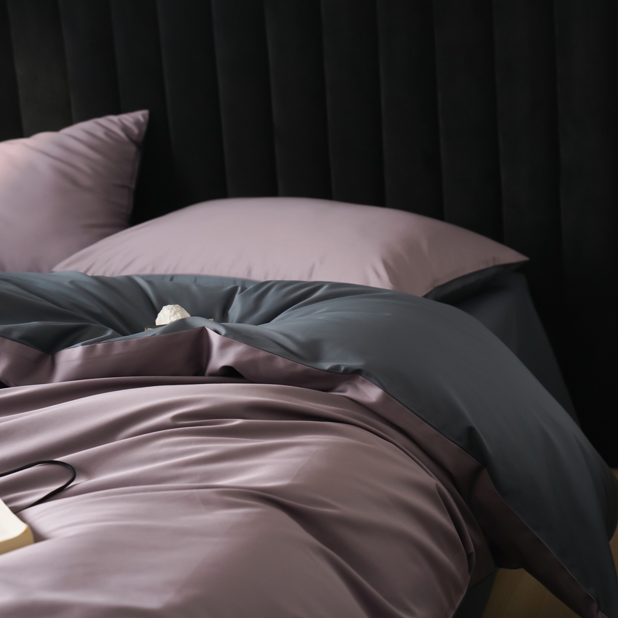 91家纺网 家纺一手货源 找家纺 玉宇阁家居 2026春夏新款50S双股全棉纯棉贡缎拼色四件套 暗夜星河