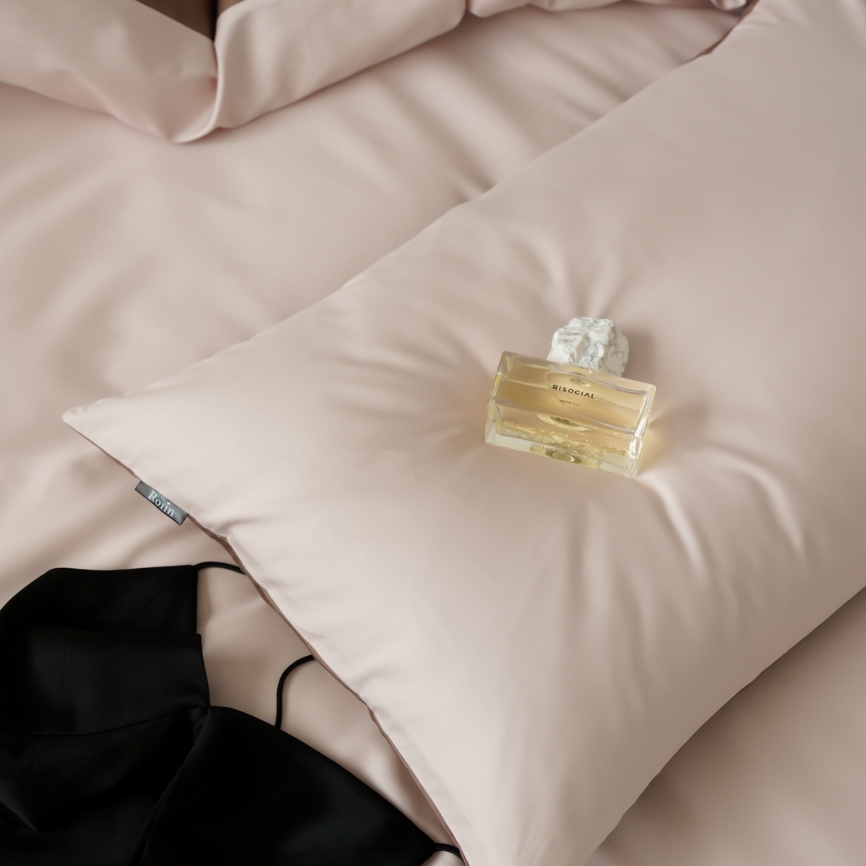 91家纺网 家纺一手货源 找家纺 玉宇阁家居 2026春夏新款50S双股全棉纯棉贡缎拼色四件套 落日淘沙