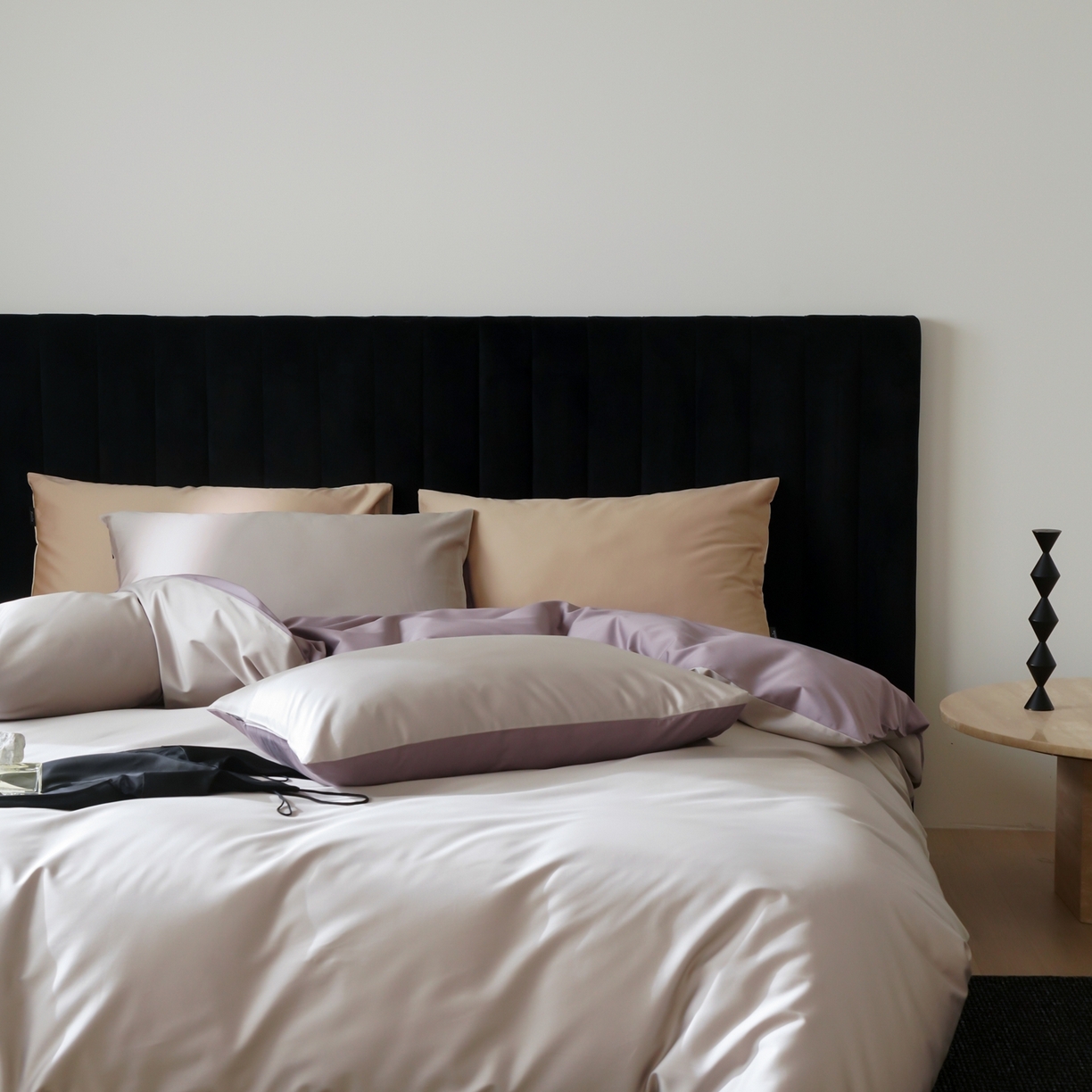 91家纺网 家纺一手货源 找家纺 玉宇阁家居 2026春夏新款50S双股全棉纯棉贡缎拼色四件套 空气灰紫