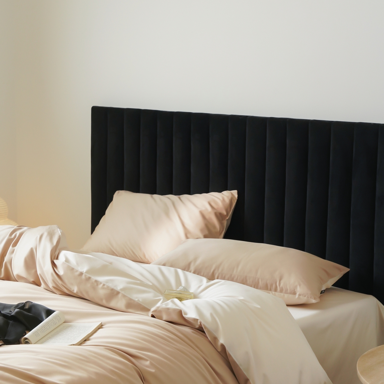 91家纺网 家纺一手货源 找家纺 玉宇阁家居 2026春夏新款50S双股全棉纯棉贡缎拼色四件套 晨曦浅玉