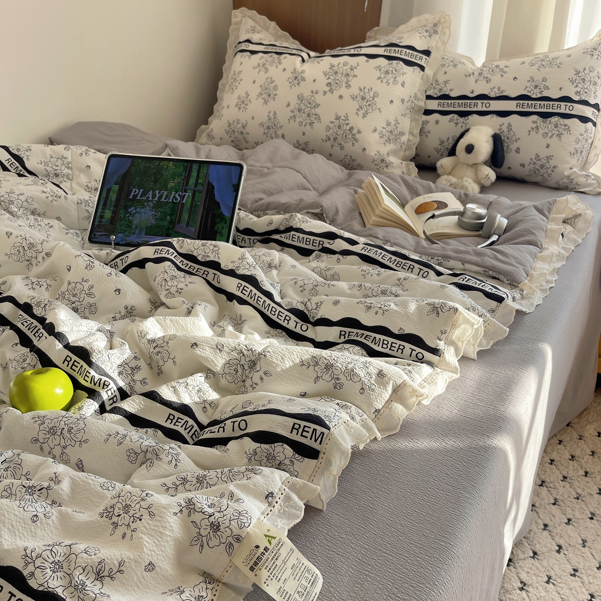 91家纺网 家纺一手货源 找家纺 梵克保罗 2026春夏新款全棉纯棉花边皱皱纱单夏被夏凉被空调被夏被四件套 墨序花