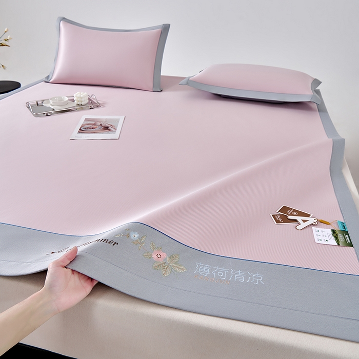 91家纺网 家纺一手货源 找家纺 小牛席业 2026新款双PE高凉感-薄荷清凉冰丝席凉席藤席竹席草席凉感席 粉色