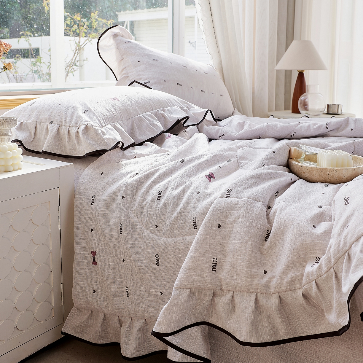 91家纺网 家纺一手货源 找家纺 梵克保罗 2026春夏新款提花色织花边夏被四件套单夏被空调被 黑桃字符