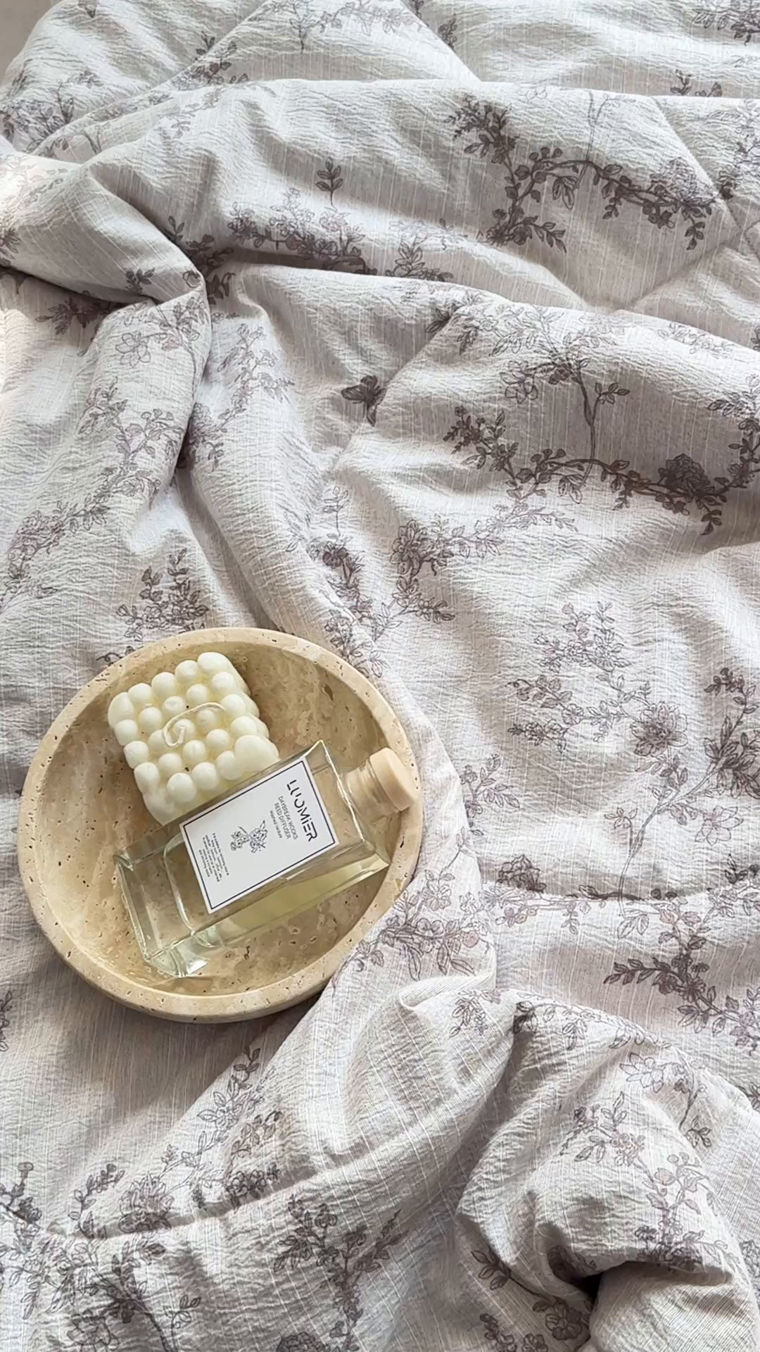 91家纺网 家纺一手货源 找家纺 梵克保罗 2026春夏新款提花色织花边夏被四件套单夏被空调被 灰枝谍影