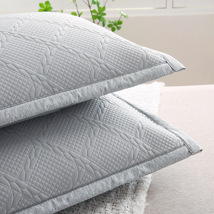 91家纺网 家纺一手货源 找家纺 小牛席业 2026新款藤蔓蝶香冷感豆豆枕套凉枕套夏天枕套冰丝枕套竹枕套藤枕套冰藤枕套 藤蔓碟香冷感豆豆枕套-灰色