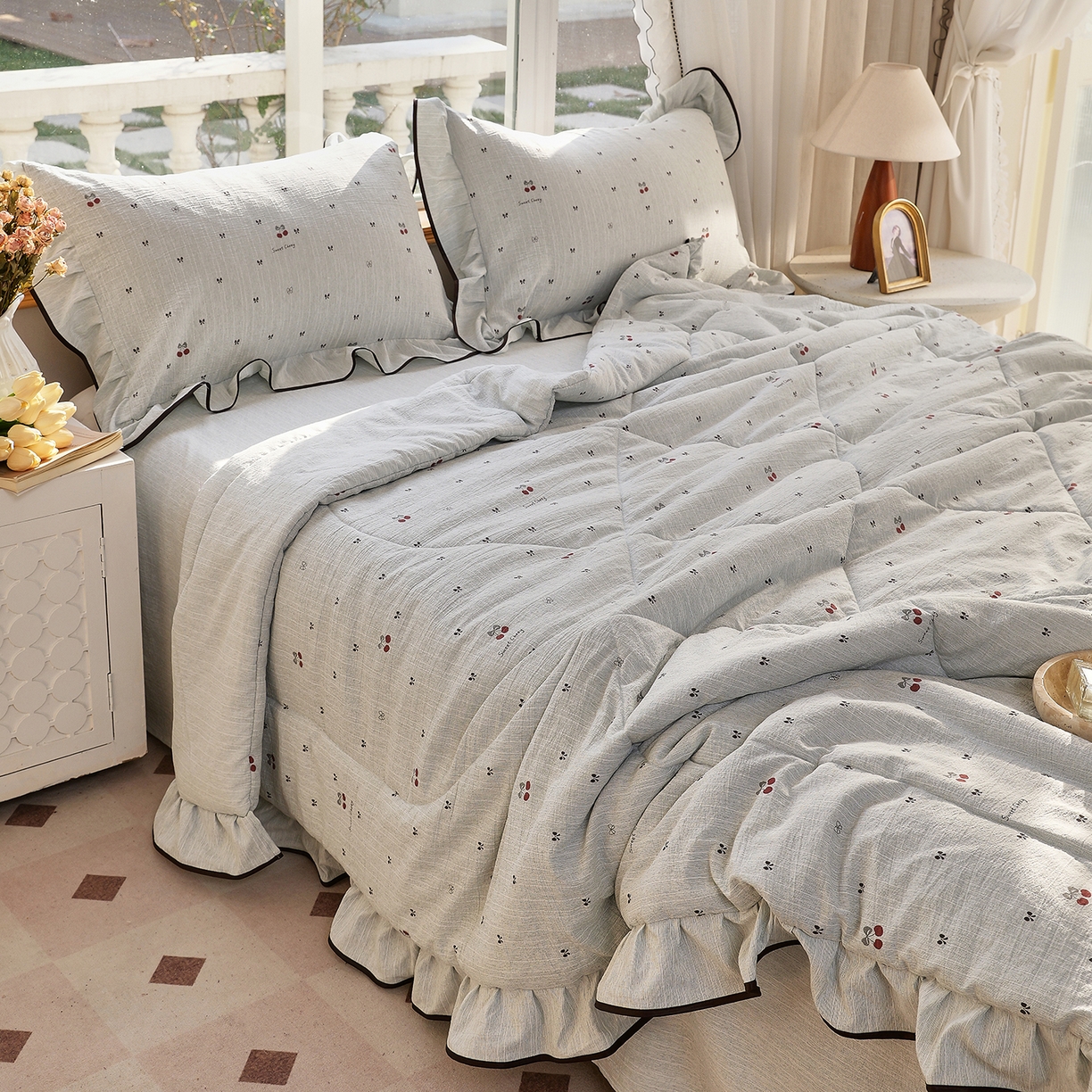 91家纺网 家纺一手货源 找家纺 梵克保罗 2026春夏新款提花色织花边夏被四件套单夏被空调被 蓝樱