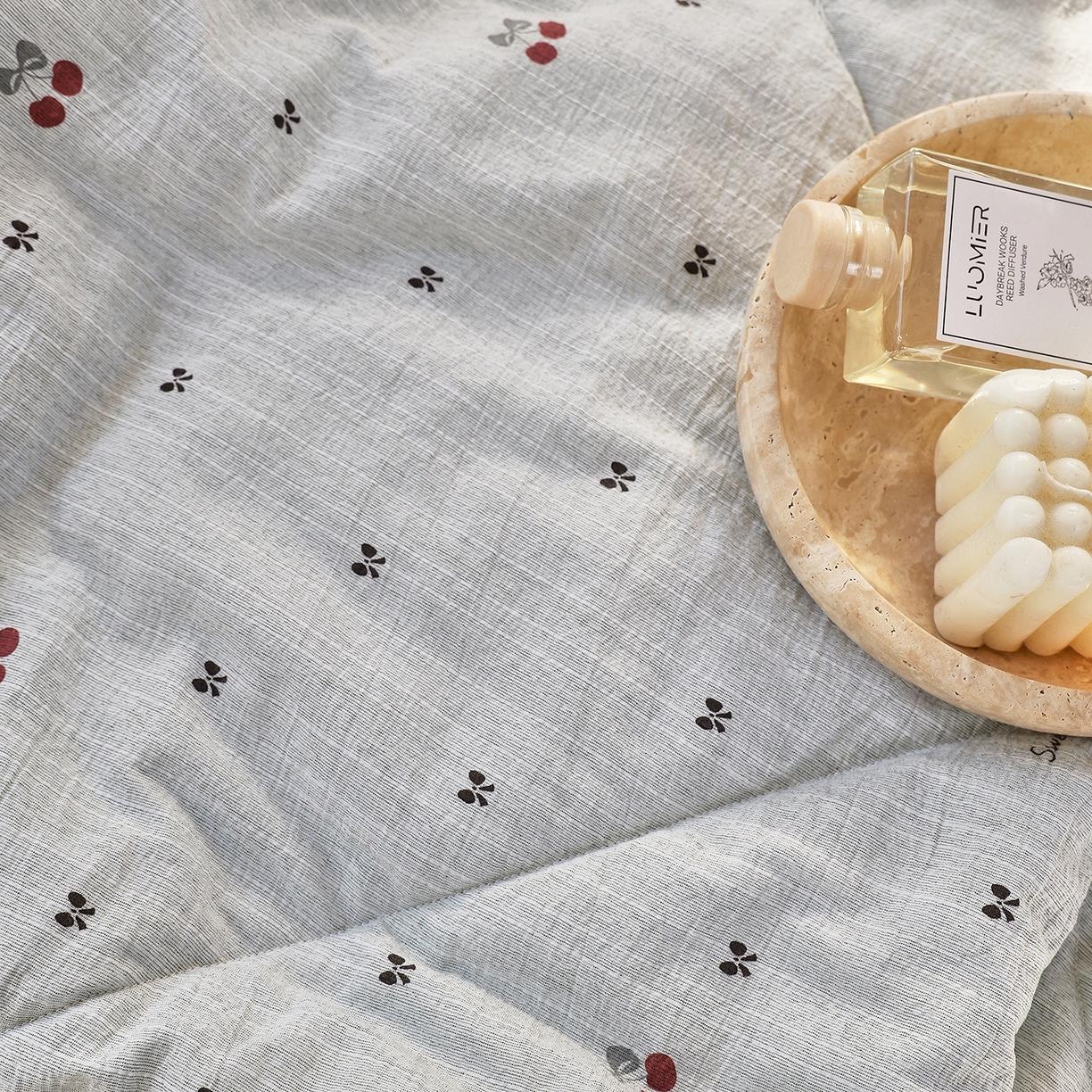 91家纺网 家纺一手货源 找家纺 梵克保罗 2026春夏新款提花色织花边夏被四件套单夏被空调被 蓝樱