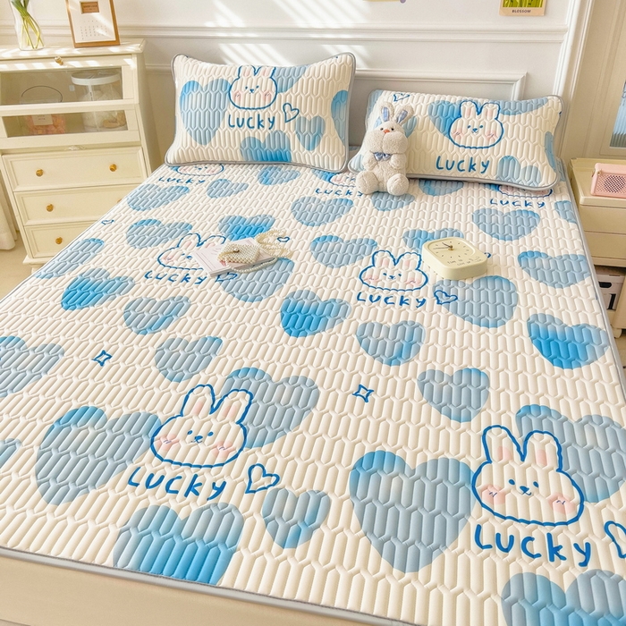 91家纺网 家纺一手货源 找家纺 丝羽坊 2026新款高密凉感丝印花乳胶凉席-平铺款 爱心兔