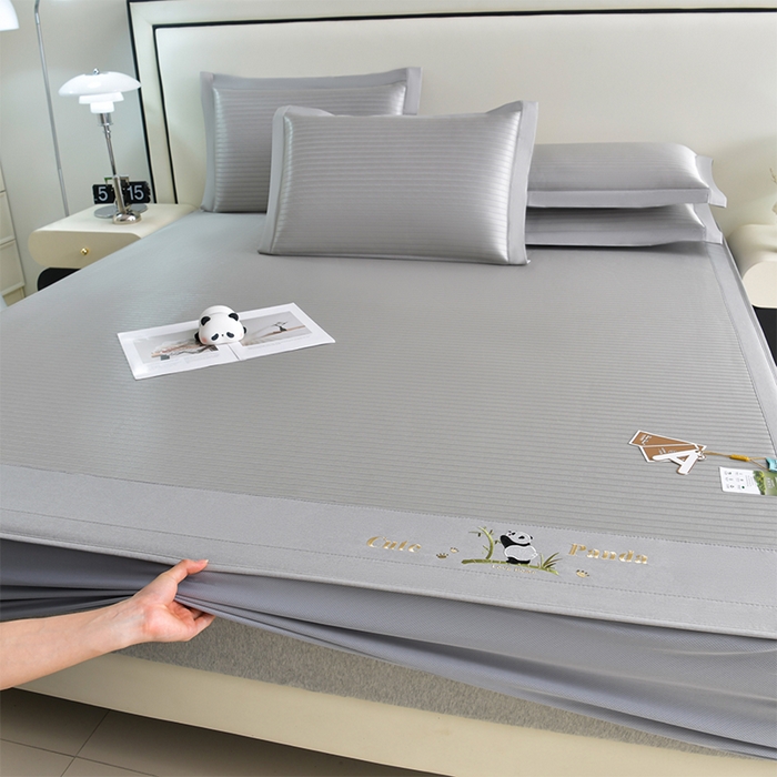 91家纺网 家纺一手货源 找家纺 （总）小牛席业 2026新款条纹爱家熊猫冰丝席（床笠款）藤席冰藤席冰丝席可机洗凉感冰丝席豆豆席PE霸王