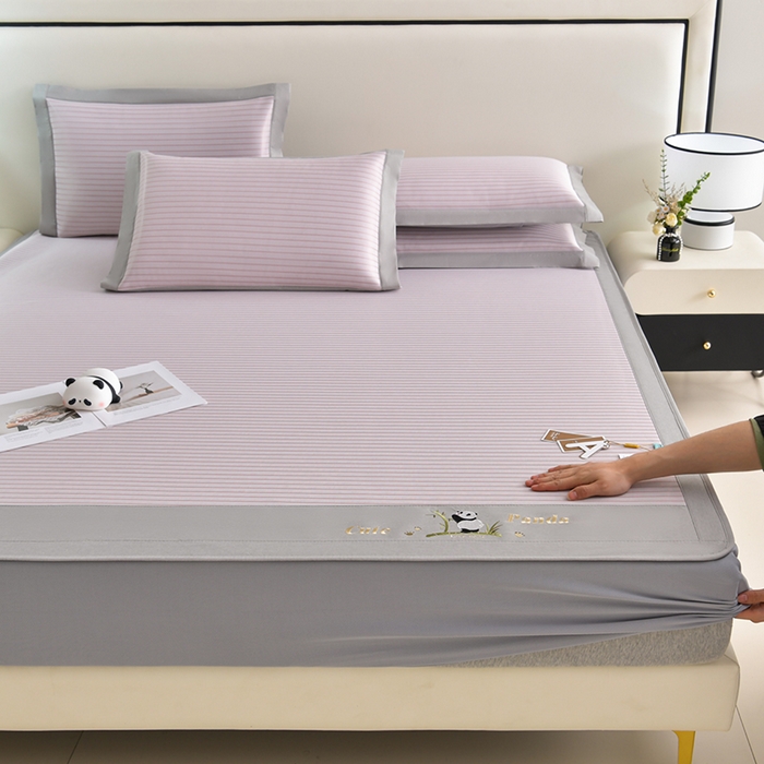 91家纺网 家纺一手货源 找家纺 （总）小牛席业 2026新款条纹爱家熊猫冰丝席（床笠款）藤席冰藤席冰丝席可机洗凉感冰丝席豆豆席PE霸王