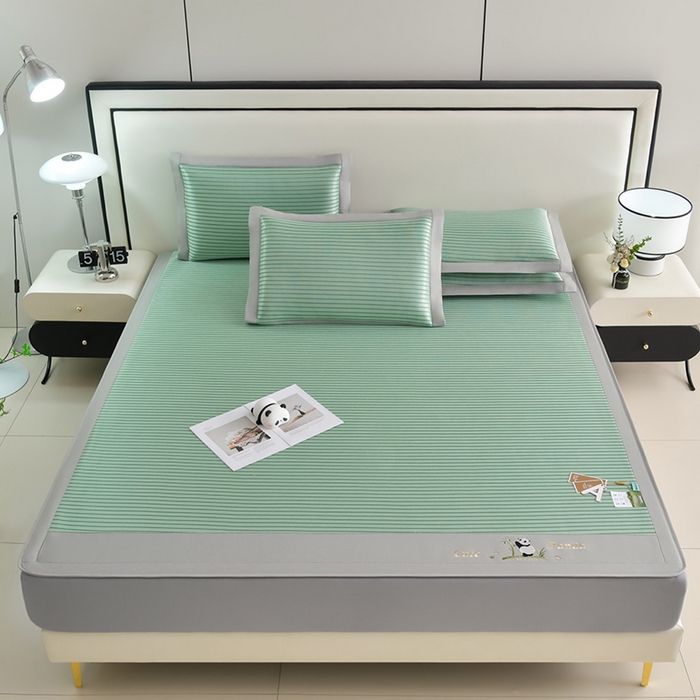 91家纺网 家纺一手货源 找家纺 小牛席业 2026新款条纹爱家熊猫冰丝席（床笠款）藤席冰藤席冰丝席可机洗凉感冰丝席豆豆席PE霸王 绿色