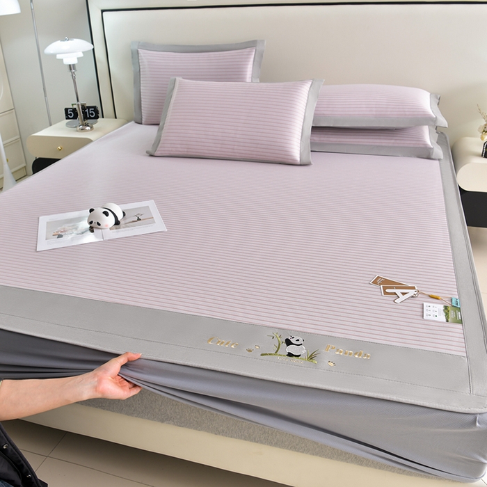 91家纺网 家纺一手货源 找家纺 （总）小牛席业 2026新款条纹爱家熊猫冰丝席（床笠款）藤席冰藤席冰丝席可机洗凉感冰丝席豆豆席PE霸王