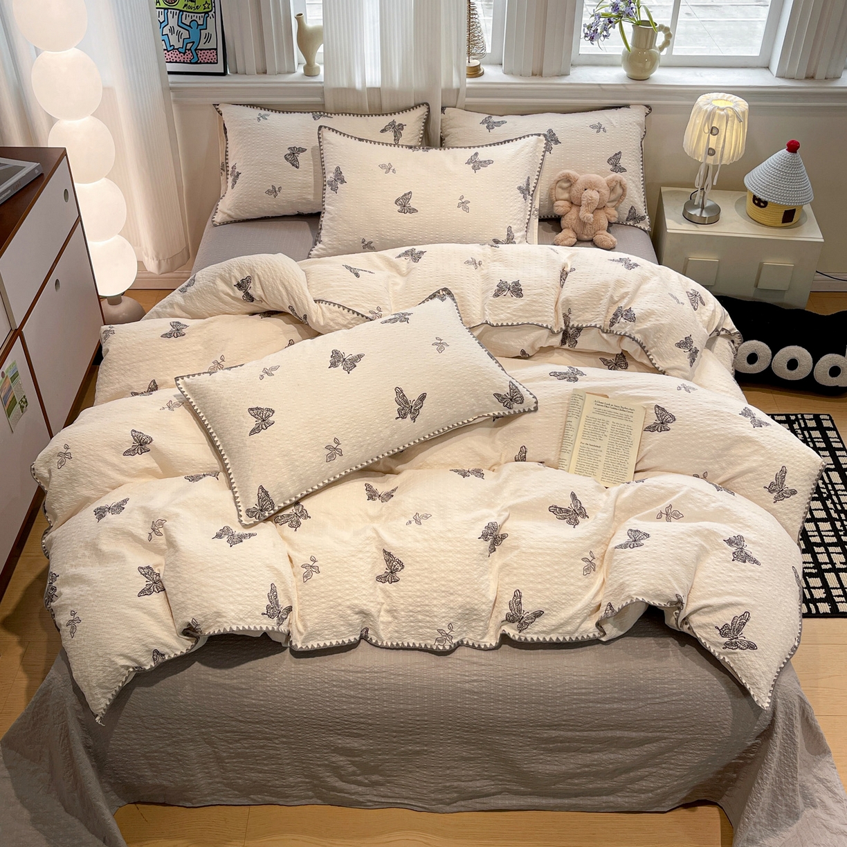 91家纺网 家纺一手货源 找家纺 源舍家纺 2026新款泡芙纱贝壳绣四件套 黑白蝴蝶